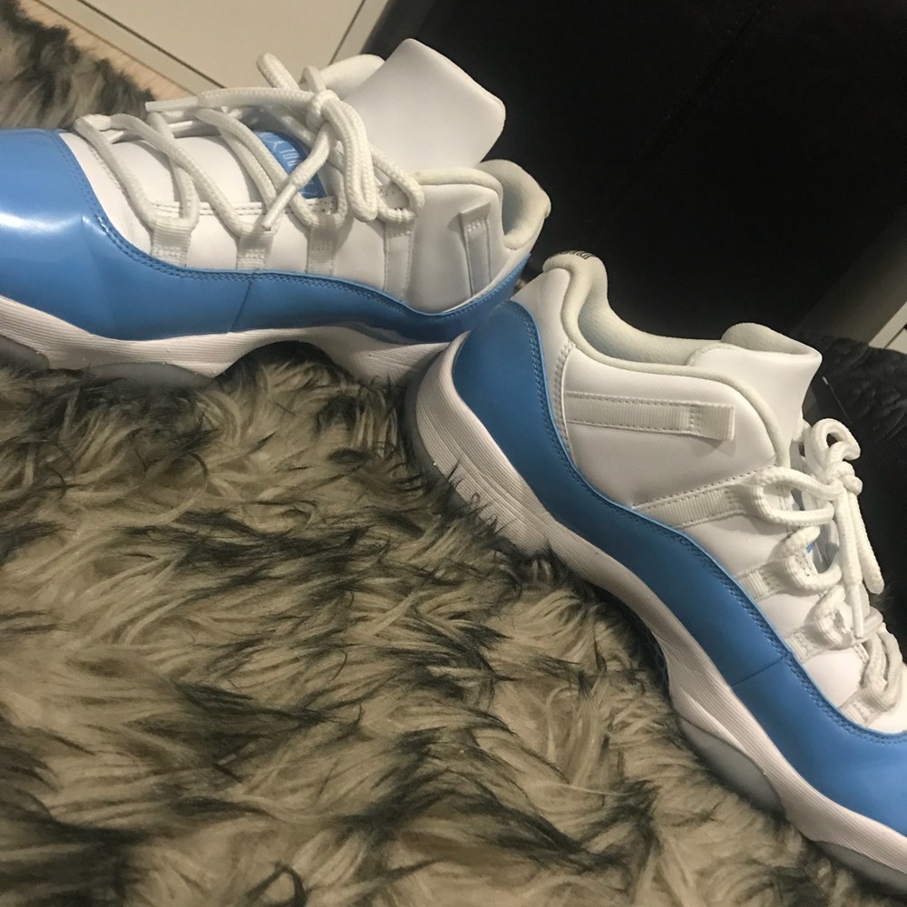 Air Jordan 11s low UNC - Picture 5 of 7